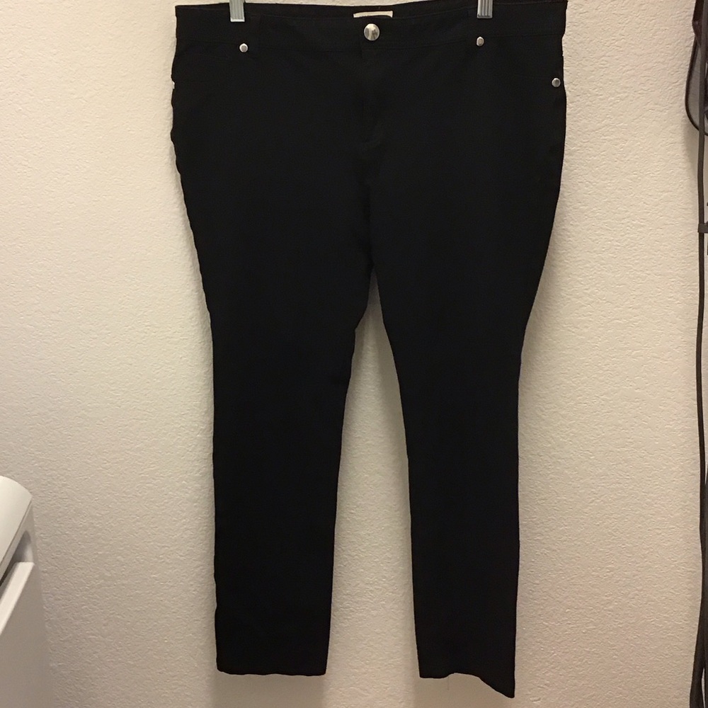 Sleek Black Ankle Jeans for Women
